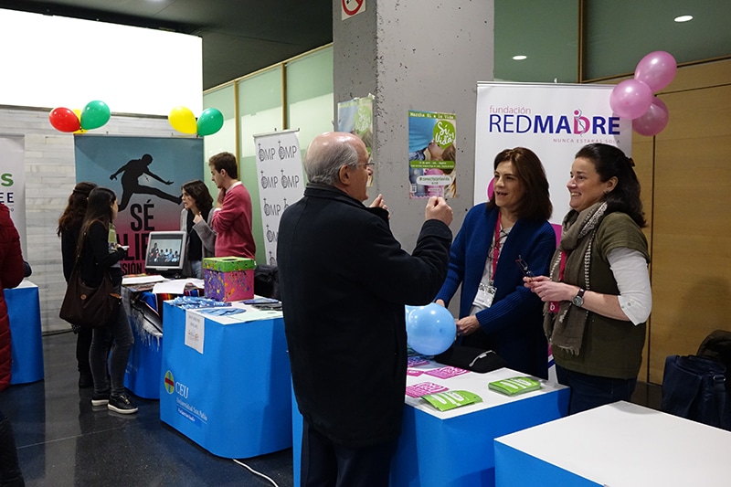 feria de voluntariado CEU