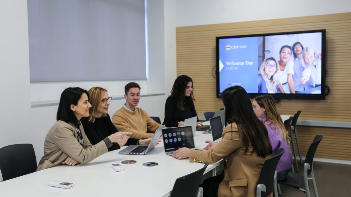 Estudiantes internacionales en el Wellcome Week de USP 22-23