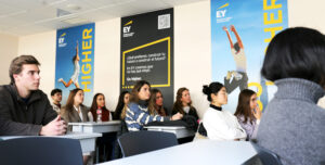 Alumnos en el Aula EY-CEU, un programa que se impartirá en la Facultad de Ciencias Económicas y Empresariales