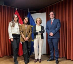La delegación española posando en el encuentro de universidades EU.ACE en Bruselas